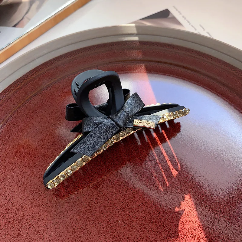 Leather Bowknot Hair Claw Women Retro Metal Fashion Hairclaws Luxury Rhinestone Hair Pin Makeup Hair Styling Barrettes for Woman
Leather Bowknot Hair Claw Women Retro Metal Fashion Hairclaws Luxury Rhinestone Hair Pin Makeup Hair Styling Barrettes for Woman