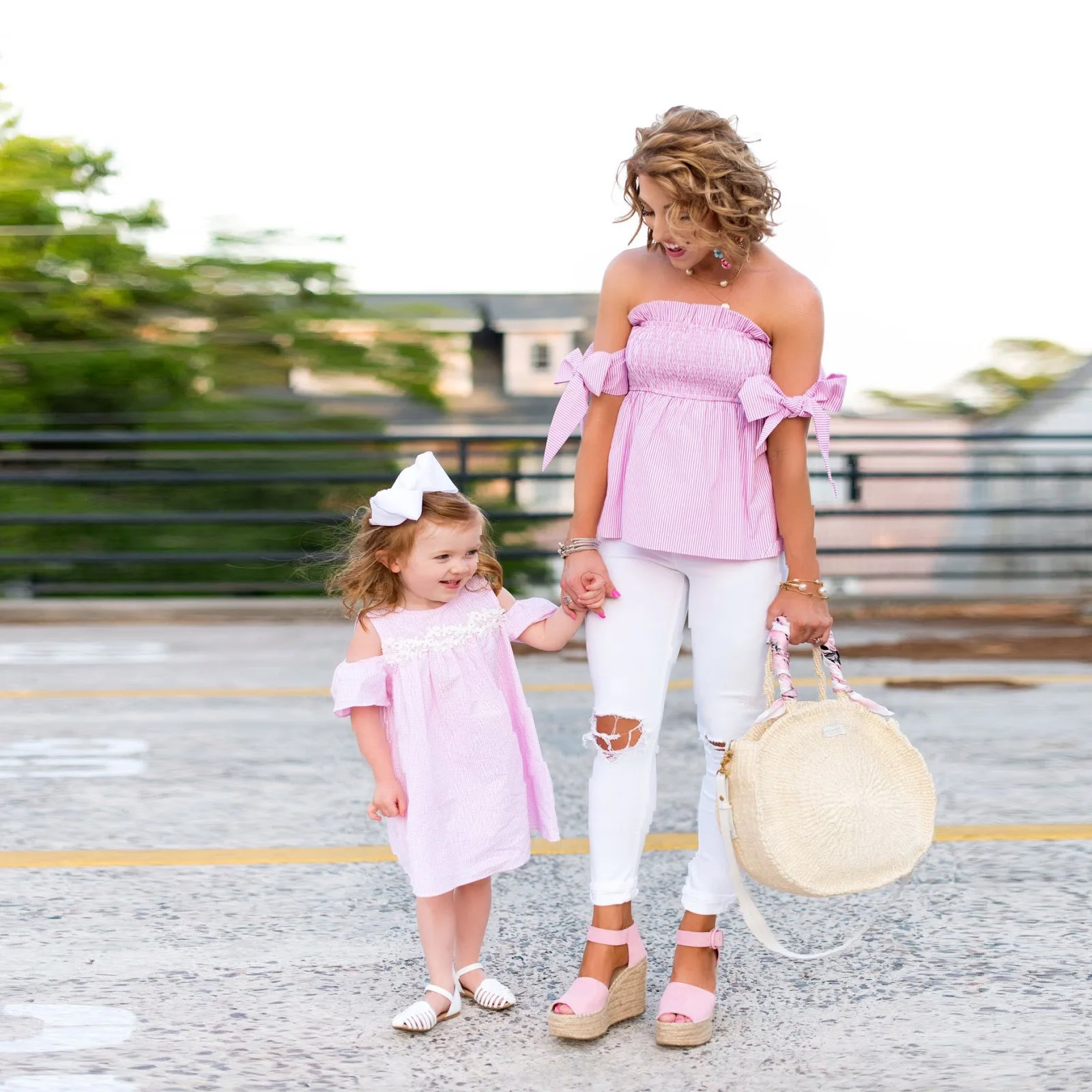 ECavus Mom And Daughter Dress Summer Sweet Pink Bow-Knot Top For Mother And Daughter Clothes Mommy And Me Clothes Family Look
ECavus Mom And Daughter Dress Summer Sweet Pink Bow-Knot Top For Mother And Daughter Clothes Mommy And Me Clothes Family Look