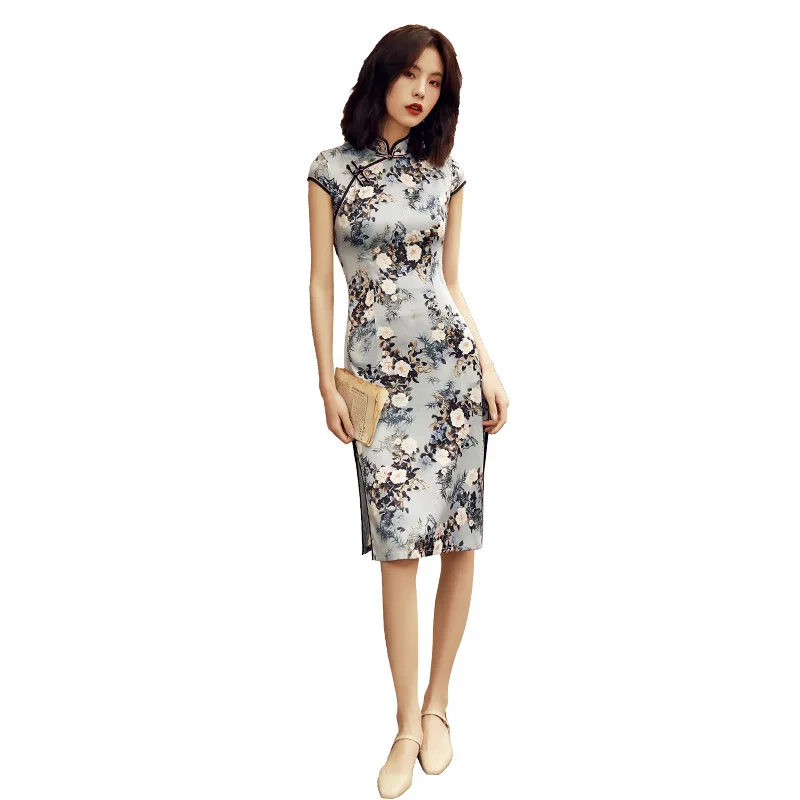 Gray Vintage Elegant Flower Print Cheongsam Women Summer Slim Traditional Chinese Dress Short Sleeve Medium Length Qipao
Gray Vintage Elegant Flower Print Cheongsam Women Summer Slim Traditional Chinese Dress Short Sleeve Medium Length Qipao