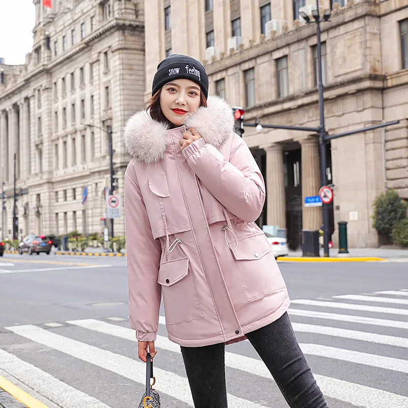 Plush Sustans Parkas Autumn Winter Women Big Furry Collar Short Style Slim Hooded Coat Office Lady Casual Commute Warm Overcoats
Plush Sustans Parkas Autumn Winter Women Big Furry Collar Short Style Slim Hooded Coat Office Lady Casual Commute Warm Overcoats