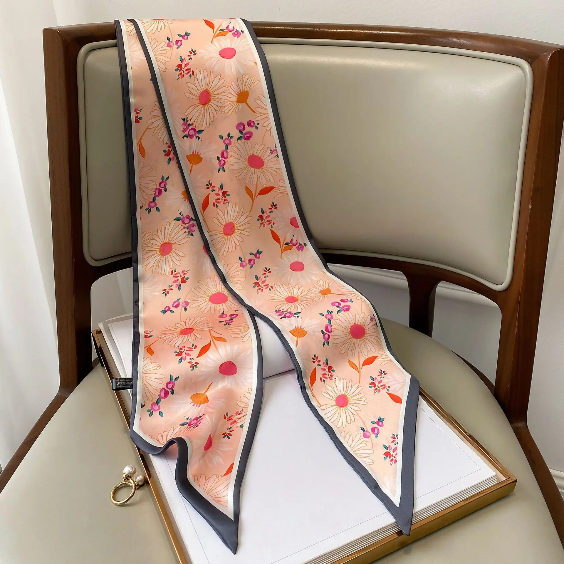 Women 2021 brand Fashion Square Scarf Silk Satin Neck Hair Scarfs Lady's Foulard Hand Kerchief Female Elegant Head Band Tie
Women 2021 brand Fashion Square Scarf Silk Satin Neck Hair Scarfs Lady's Foulard Hand Kerchief Female Elegant Head Band Tie