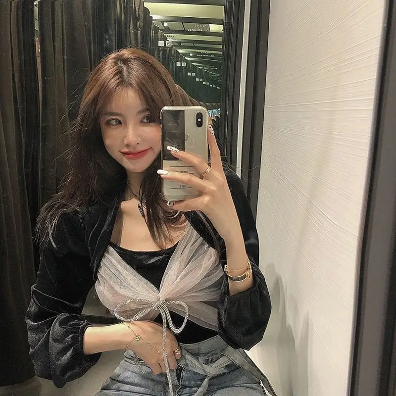 Women's Clothing Vintage Gold Velvet Mesh Blouse Women New Korean Style Bowknot Puff Sleeve Long Sleeve
Women's Clothing Vintage Gold Velvet Mesh Blouse Women New Korean Style Bowknot Puff Sleeve Long Sleeve