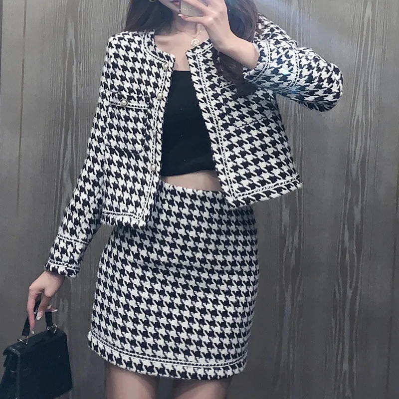 High Quality Houndstooth Tweed Two Piece Set Women Crop Top Short Jacket Coat + Skirts Sets Autumn Winter Vintage 2 Piece Sutis
High Quality Houndstooth Tweed Two Piece Set Women Crop Top Short Jacket Coat + Skirts Sets Autumn Winter Vintage 2 Piece Sutis