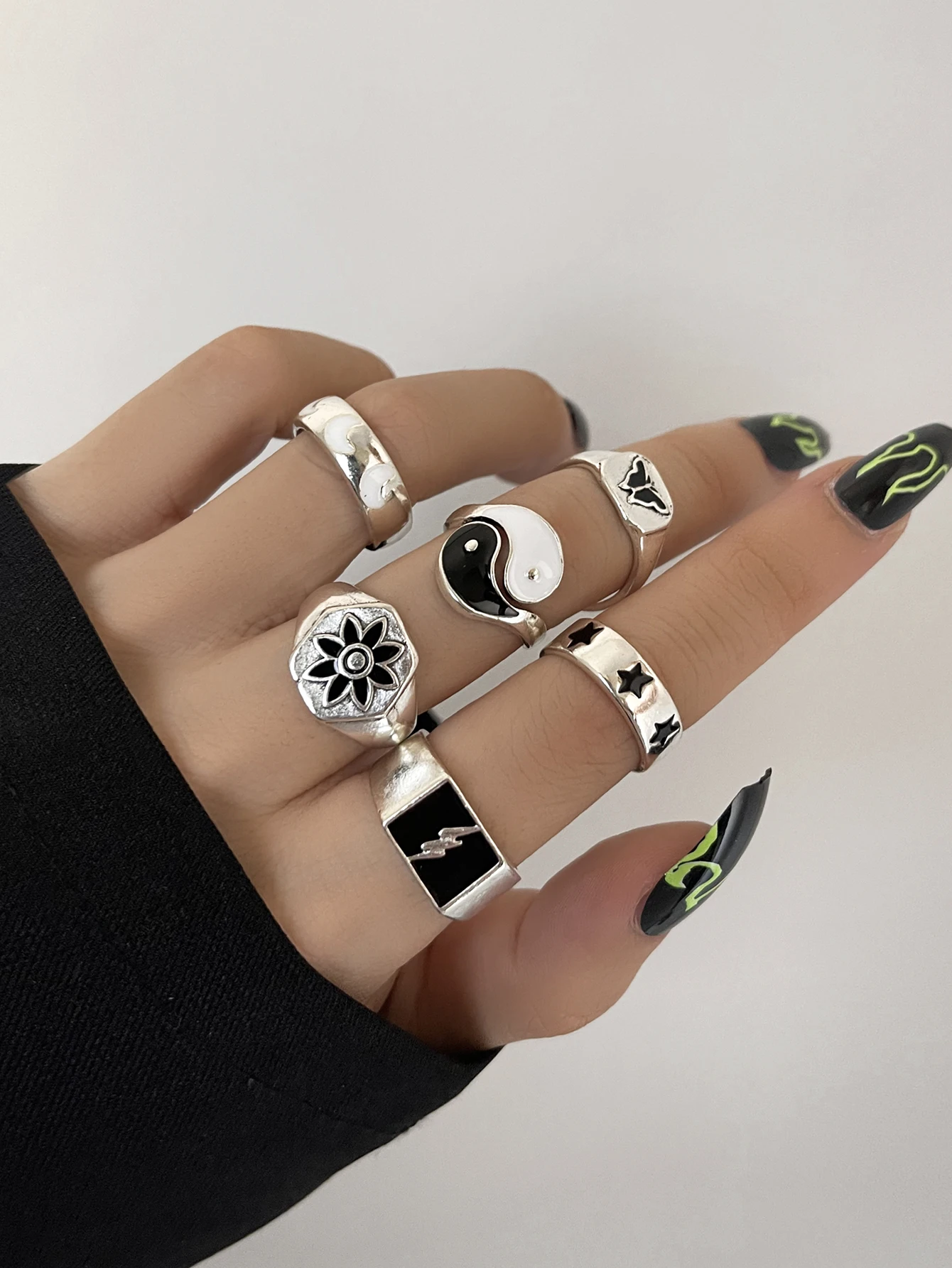 Stillgirl 6Pcs Punk Flash Silver Color Butterfly Rings for Women Hip Hop Star Couple Y2k Emo 2021 Trendy Jewelry Anillos Mujer 
Stillgirl 6Pcs Punk Flash Silver Color Butterfly Rings for Women Hip Hop Star Couple Y2k Emo 2021 Trendy Jewelry Anillos Mujer