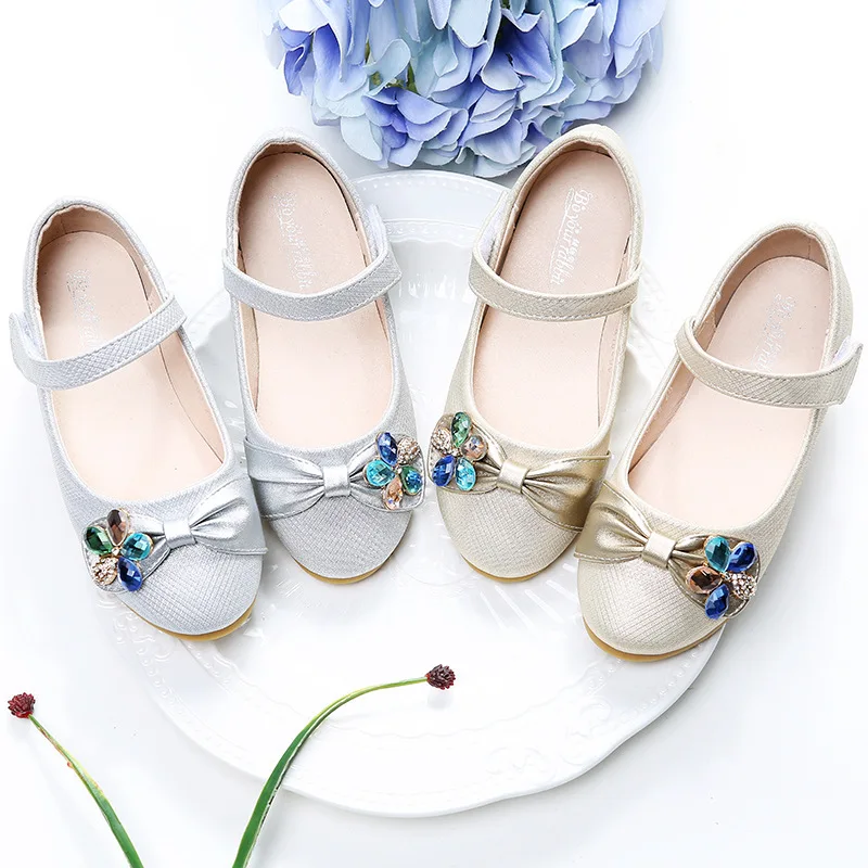 Children's shoes 2020 spring and autumn new children's single shoes soft bottom rhinestone little girl princess leather shoes
Children's shoes 2020 spring and autumn new children's single shoes soft bottom rhinestone little girl princess leather shoes
