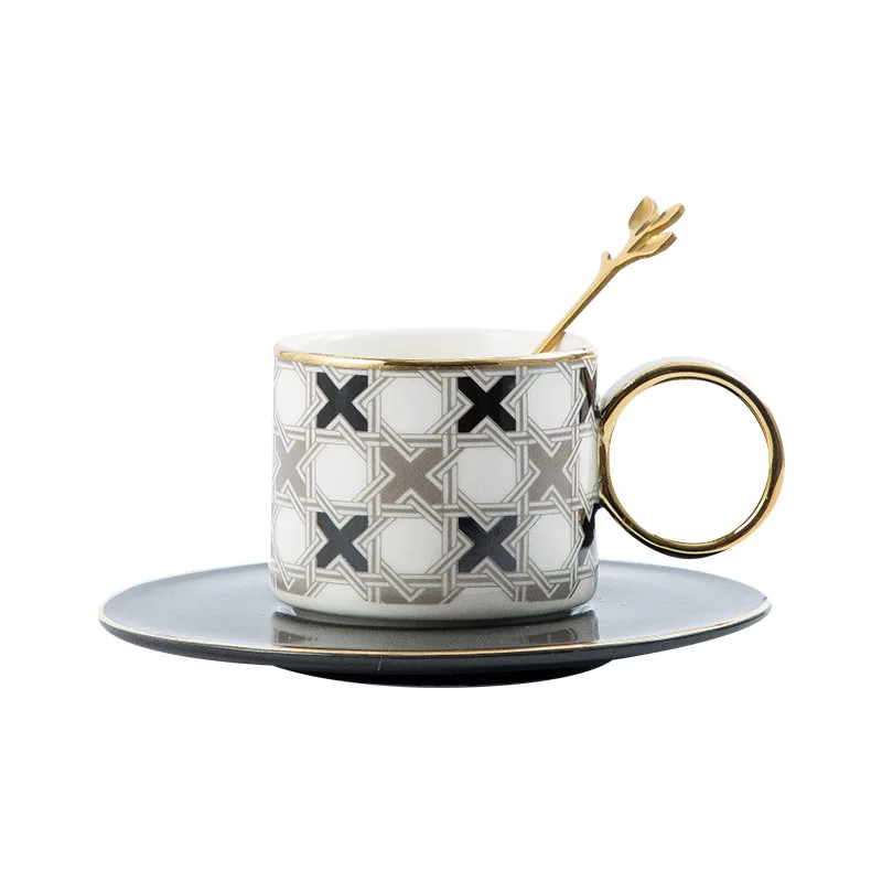 Nordic creative geometry ceramic coffee cup gold o-handle Mug simple fashion set
Nordic creative geometry ceramic coffee cup gold o-handle Mug simple fashion set