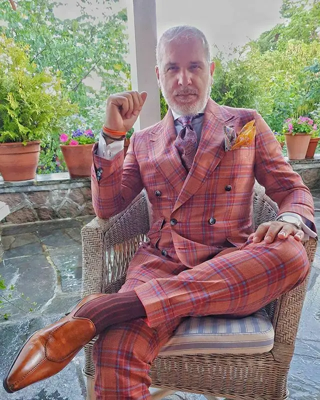 Костюм мужской двубортный в клетку, свадебное платье, пиджак и брюки, приталенный силуэт, в стиле Смарт кэжуал 
Костюм мужской двубортный в клетку, свадебное платье, пиджак и брюки, приталенный силуэт, в стиле Смарт кэжуал