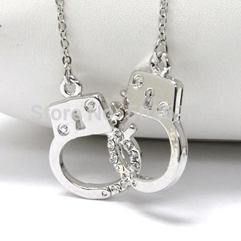 Fashion Handcuff Pendant Necklace Rhinestone Charm Necklaces Rhodium Plated 3.5CM one piece xy111
Fashion Handcuff Pendant Necklace Rhinestone Charm Necklaces Rhodium Plated 3.5CM one piece xy111