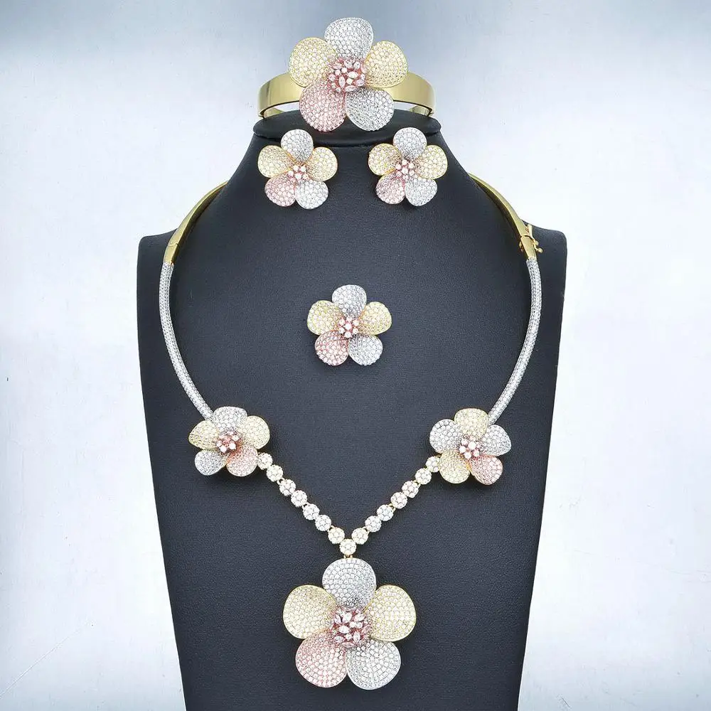 Newness Delicate Flowers Cubic Zirconia Copper 3Tone Dubai Engagement Wedding Party Necklace Bangle Earring Ring Jewelry Set
Newness Delicate Flowers Cubic Zirconia Copper 3Tone Dubai Engagement Wedding Party Necklace Bangle Earring Ring Jewelry Set