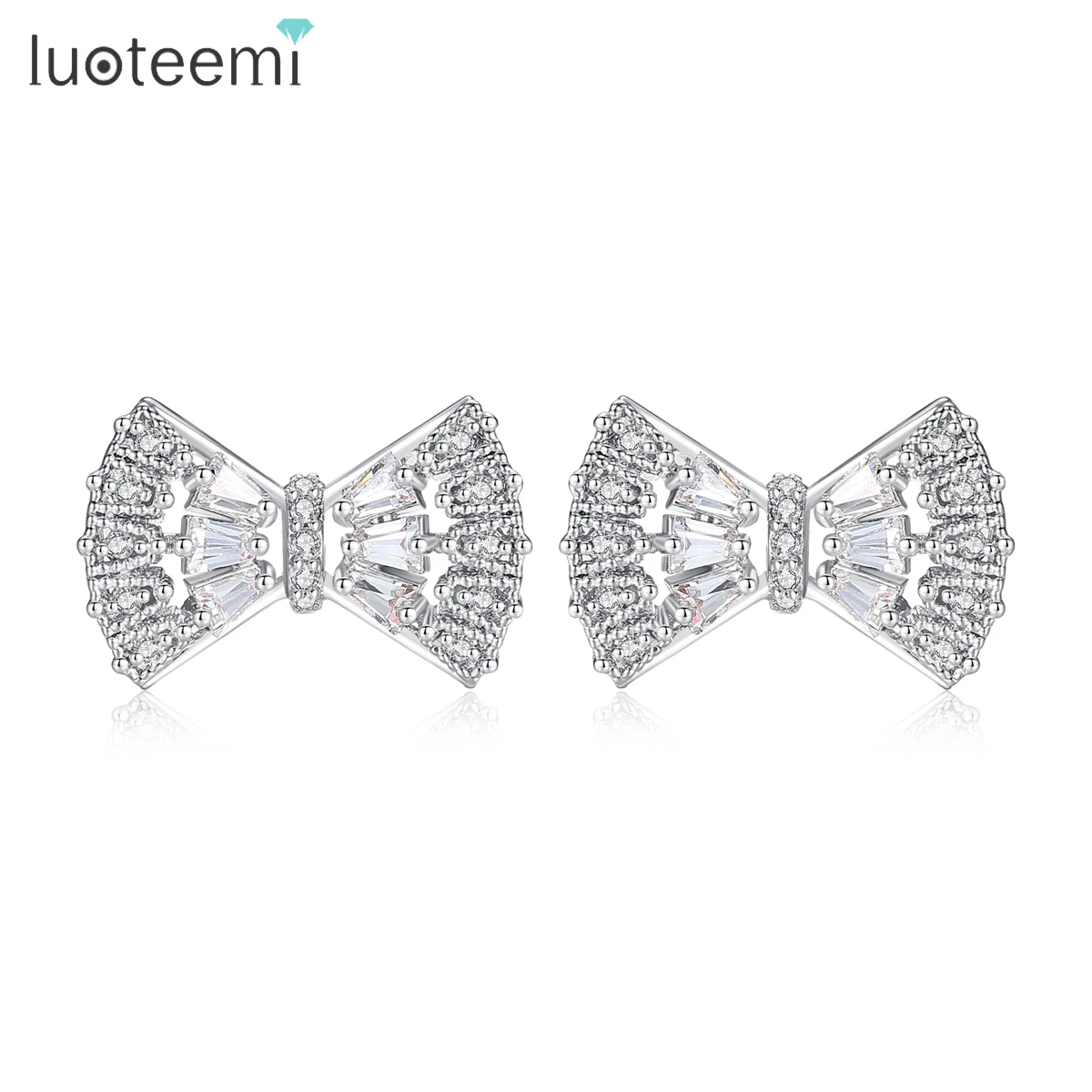 LUOTEEMI Cute Bowknot Stud Earrings For Women Fashion White Gold Color Cubic Zirconia Cute Hollow Jewelry Gifts Bijoux Christmas
LUOTEEMI Cute Bowknot Stud Earrings For Women Fashion White Gold Color Cubic Zirconia Cute Hollow Jewelry Gifts Bijoux Christmas
