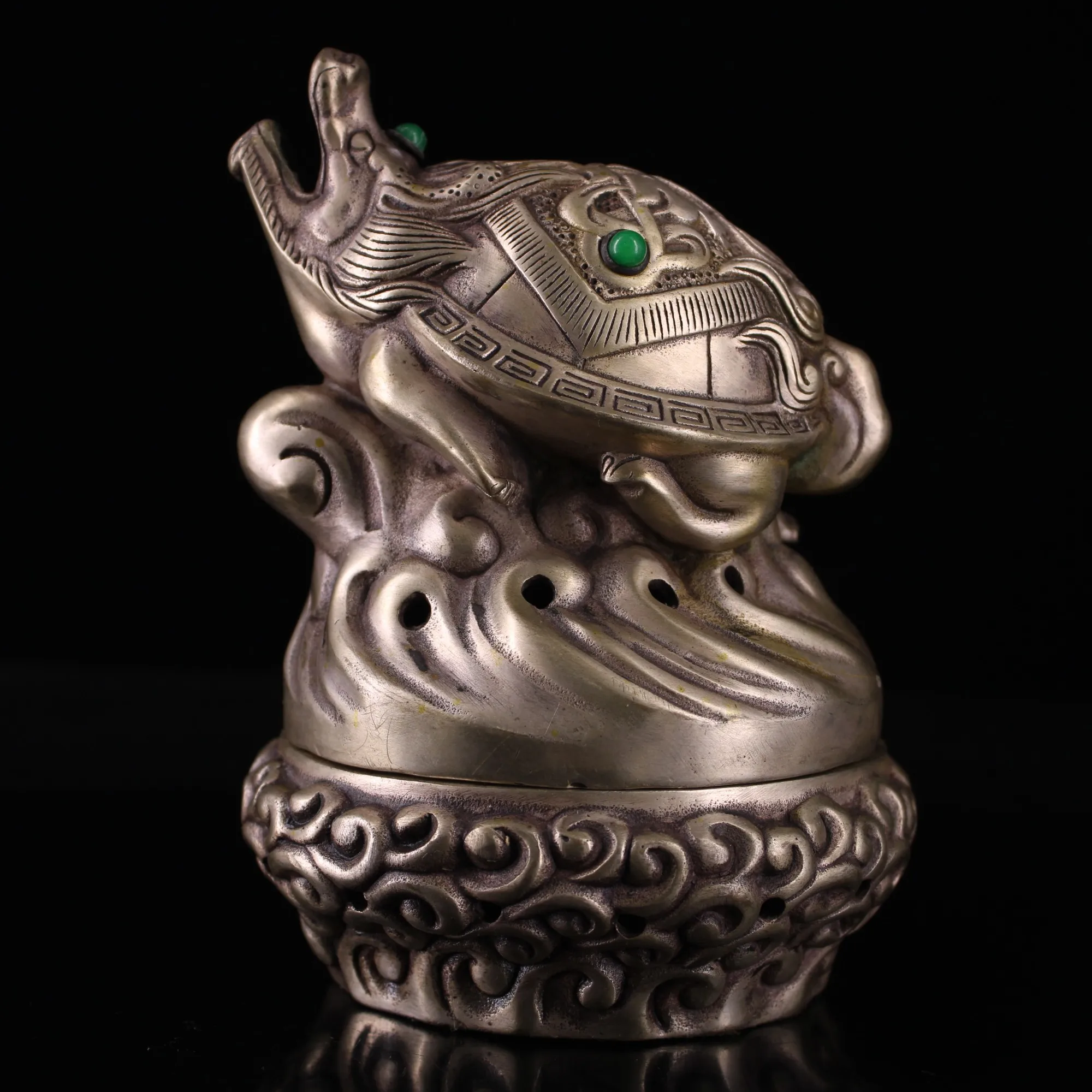 

Wedding decoration Collection of Qing Dynasty old hand-made pure copper gilt silver inlaid gem dragon turtle incense burner