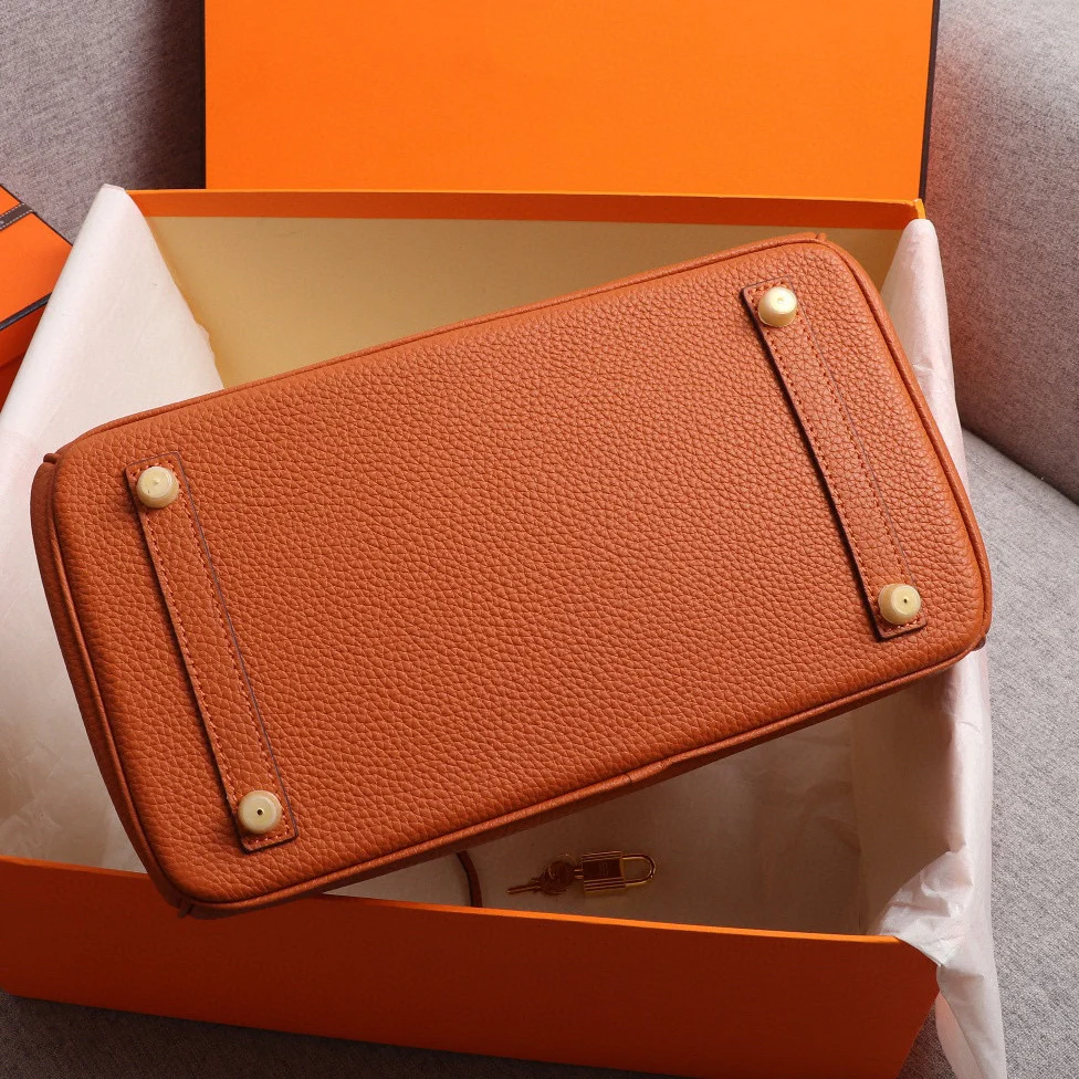 2021 classic luxury brand ladies bag designer leather handbag large capacity handbag
2021 classic luxury brand ladies bag designer leather handbag large capacity handbag