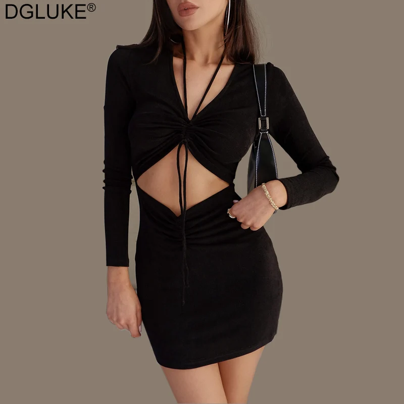 Женское облегающее мини-платье с V-образным вырезом и длинным рукавом
Женское облегающее мини-платье с V-образным вырезом и длинным рукавом