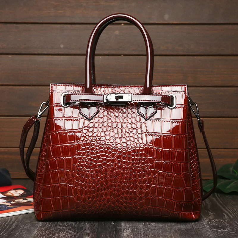 New Bright Face Women's Handbag Crocodile Pattern Bag Fashion Lock One Shoulder Messenger Briefcase
New Bright Face Women's Handbag Crocodile Pattern Bag Fashion Lock One Shoulder Messenger Briefcase