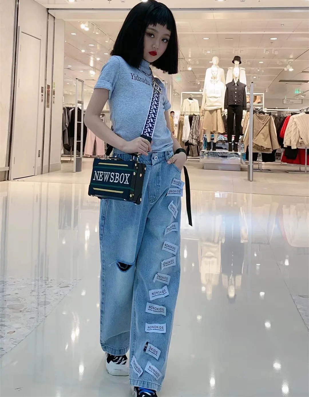 2021 spring new girls suit blue cotton solid color denim mid-waist jeans summer pants
2021 spring new girls suit blue cotton solid color denim mid-waist jeans summer pants