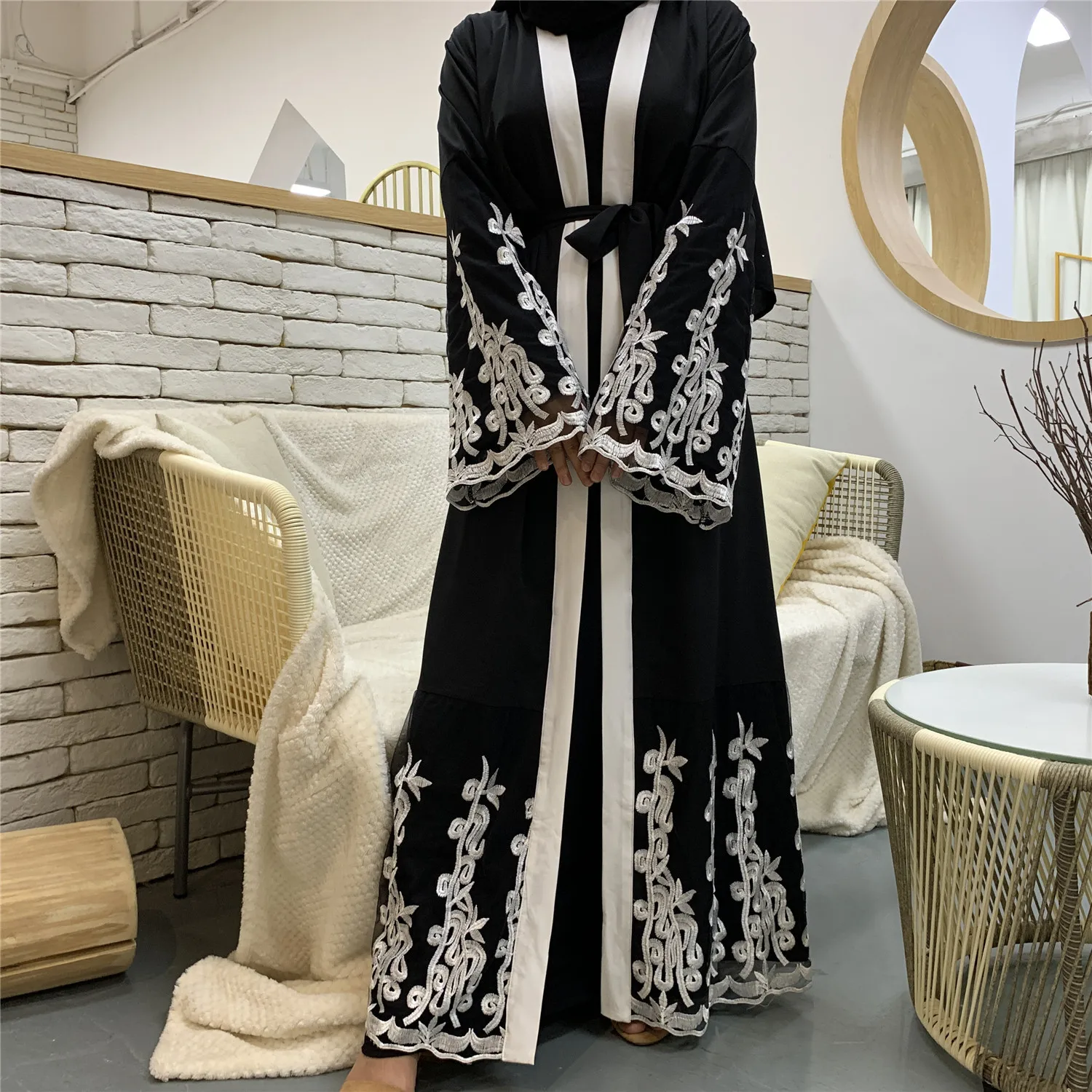 Fashion Embroidery Abaya Dubai Arabic Muslim Opened Hijab Dress Islam Clothing Maxi Dress Women's Vestidos Robe With Belt F2729
Fashion Embroidery Abaya Dubai Arabic Muslim Opened Hijab Dress Islam Clothing Maxi Dress Women's Vestidos Robe With Belt F2729