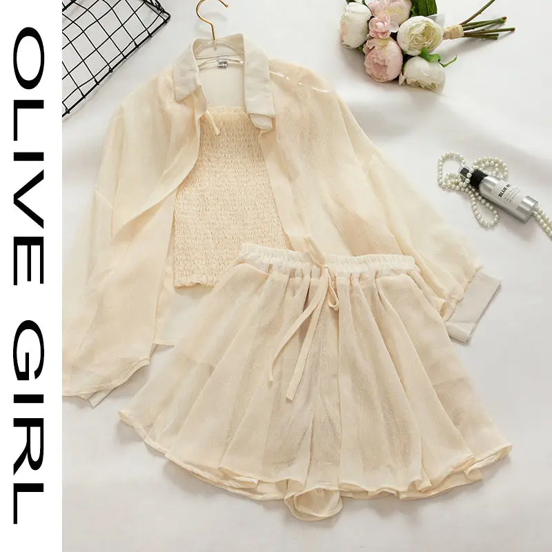 Women's Fashion High Waist Wide Leg Shorts Chiffon Sunscreen Three-piece Suit Summer Suit New Korean Style Wrapped Chest Strap
Women's Fashion High Waist Wide Leg Shorts Chiffon Sunscreen Three-piece Suit Summer Suit New Korean Style Wrapped Chest Strap
