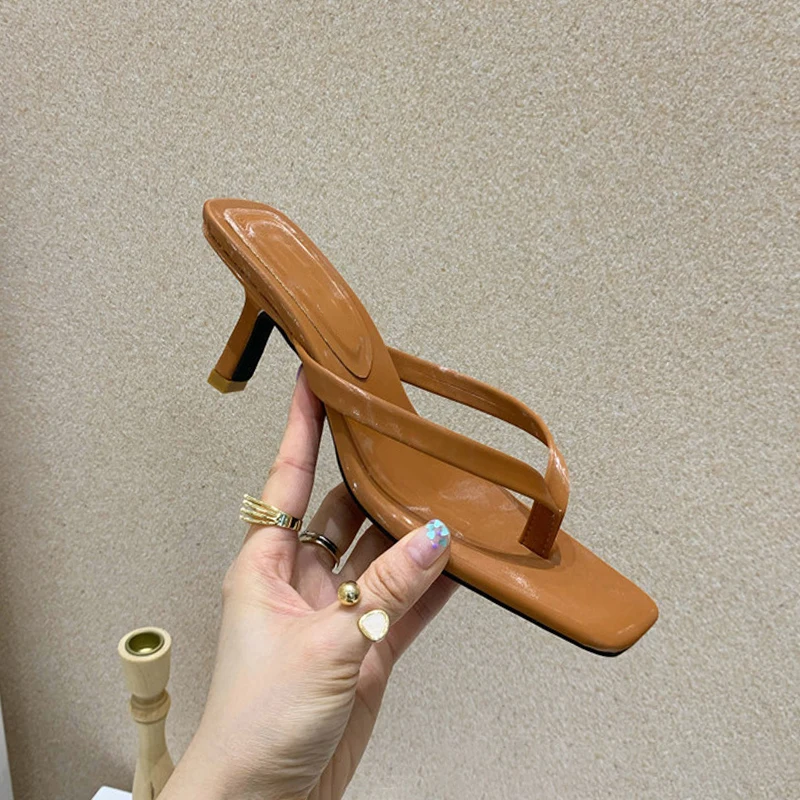 Fashion Women Flip Flops Med Heels Sandal Summer Shoes Ladies Casual Outdoor Slippers Open Toe Beach Women Slides Slipper
Fashion Women Flip Flops Med Heels Sandal Summer Shoes Ladies Casual Outdoor Slippers Open Toe Beach Women Slides Slipper