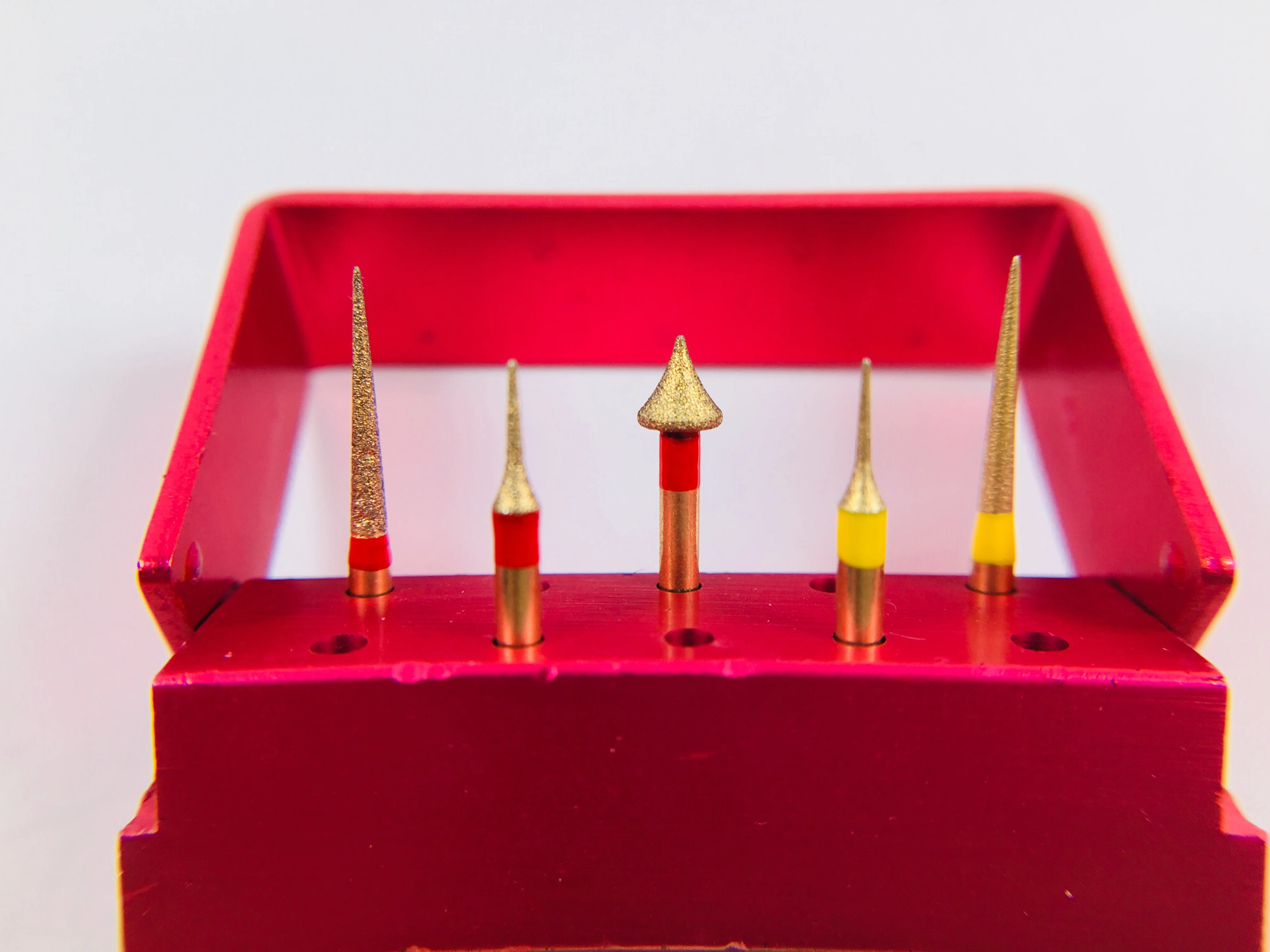 5Pcs/Set Dental Diamond Burs Golden Interproximal Enamel Grinding Golded Plated Sharp Adjacent face
5Pcs/Set Dental Diamond Burs Golden Interproximal Enamel Grinding Golded Plated Sharp Adjacent face