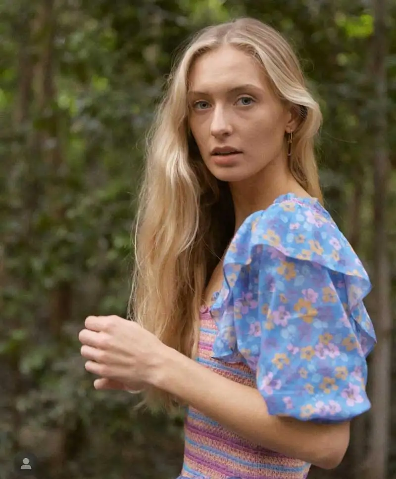 Boho Inspired mixed floral prints ruffled party dress puff sleeve square neck smocked sexy laides dress mini chic summer dress
Boho Inspired mixed floral prints ruffled party dress puff sleeve square neck smocked sexy laides dress mini chic summer dress
