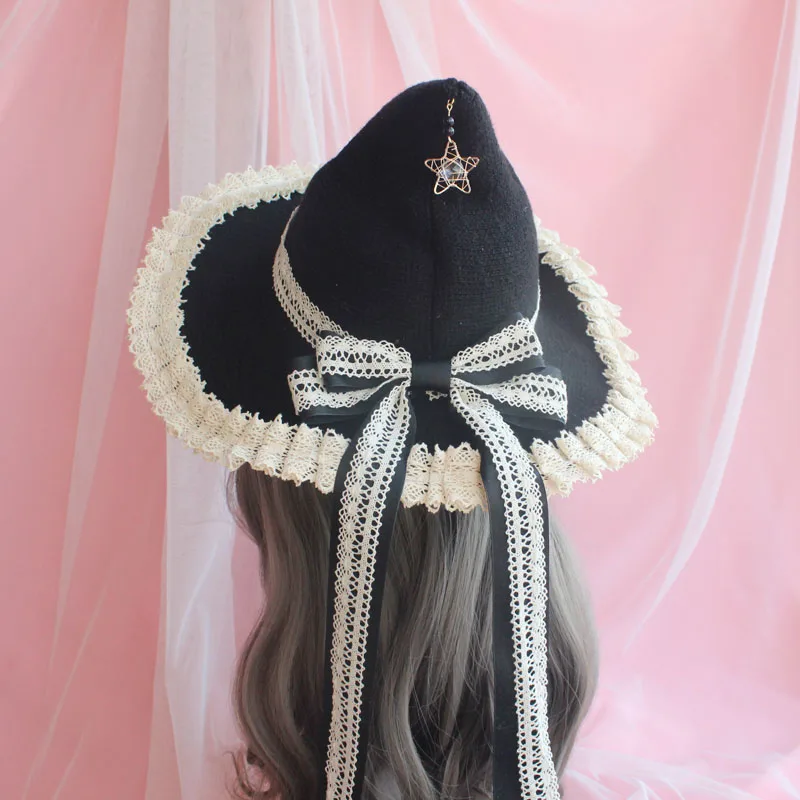 Magic Game Witch Hat Lolita Halloween Masquerade Bow Lace Trim Wizard Hat Gothic Handmade Hat Cosplay Girl Party Christmas Cap
Magic Game Witch Hat Lolita Halloween Masquerade Bow Lace Trim Wizard Hat Gothic Handmade Hat Cosplay Girl Party Christmas Cap