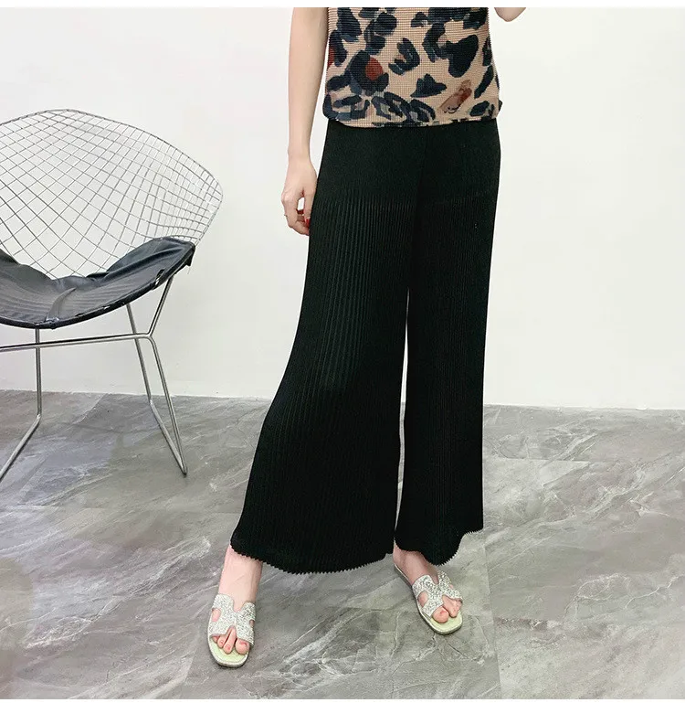 Plus Size Pants For Women 45-75KG 2020 NEW Solid Colour Elastic Loose Miyake Pleated Casual High Waist Wide Leg Trousers Female
Plus Size Pants For Women 45-75KG 2020 NEW Solid Colour Elastic Loose Miyake Pleated Casual High Waist Wide Leg Trousers Female