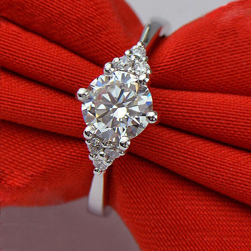 Fashion Simple Thin Minimalist Wedding Engagement Ladies Ring Inlaid Tiny AAA+ CZ Rhinestone Crystal for Women Party Jewelry
Fashion Simple Thin Minimalist Wedding Engagement Ladies Ring Inlaid Tiny AAA+ CZ Rhinestone Crystal for Women Party Jewelry