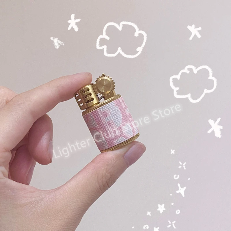 Interesting And Cute Lady Lighter Gorgeous Noble Kerosene Grinding Wheel Cigarette Lighter Cigarette Accessories Small Gifts
Interesting And Cute Lady Lighter Gorgeous Noble Kerosene Grinding Wheel Cigarette Lighter Cigarette Accessories Small Gifts