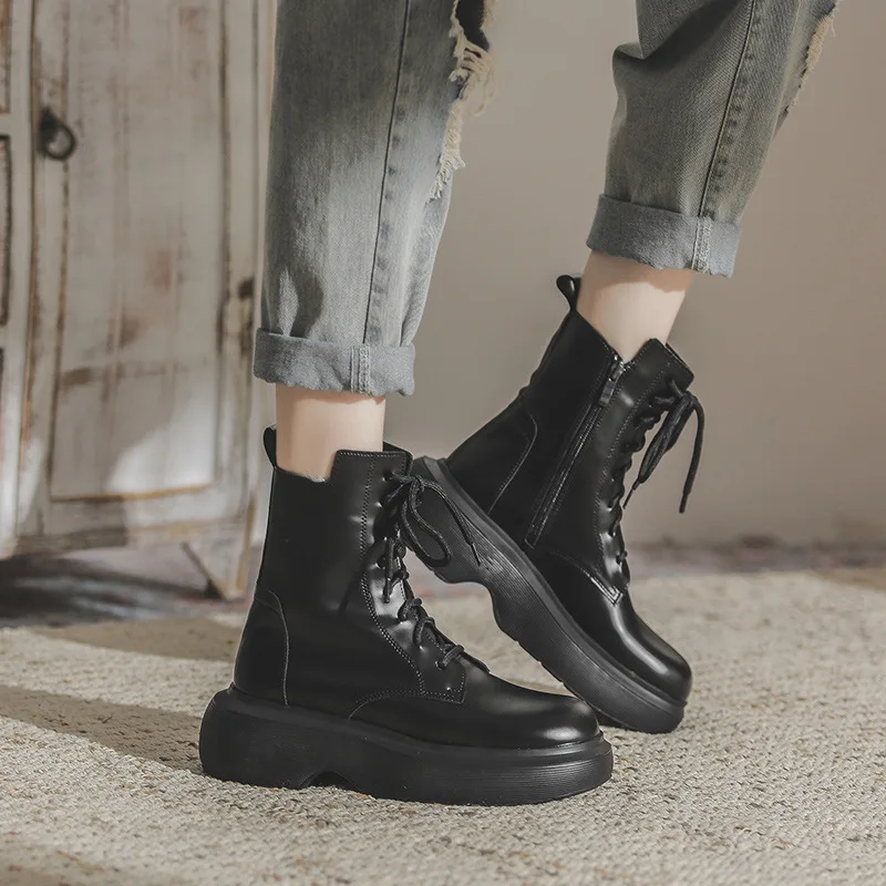 Women Autumn and Winter New Boots British Style Thick-soled Women's Short Boots Women's Lace-up Big-head Net Red Mid-tube Boots
Women Autumn and Winter New Boots British Style Thick-soled Women's Short Boots Women's Lace-up Big-head Net Red Mid-tube Boots