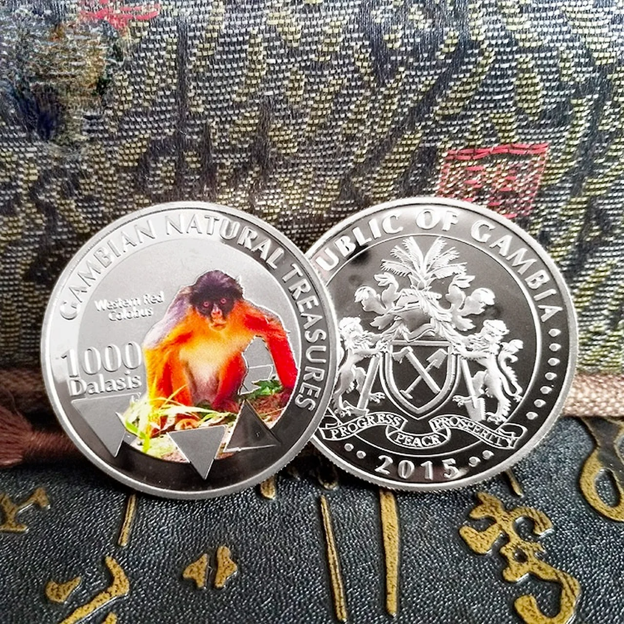 Kenya Tana River Red Colobus Monkey Tourist Souvenir Commemorative Medal Handicraft Animal Coin Collection Commemorative Coins
Kenya Tana River Red Colobus Monkey Tourist Souvenir Commemorative Medal Handicraft Animal Coin Collection Commemorative Coins