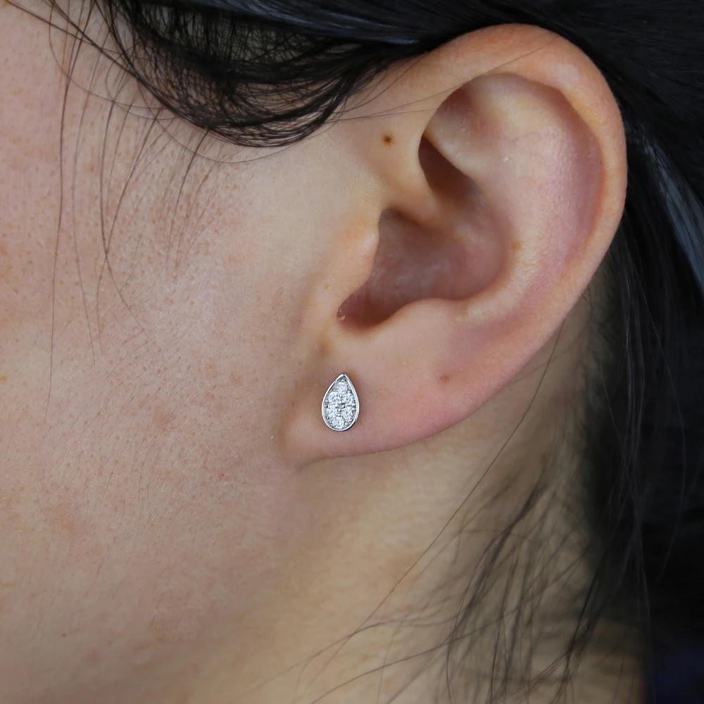 New arrived Drop Shaped Stud Earring with CZ Cubic Zirconia Paved Mini Water Drop Delicate 925 sterling silver Earring For Girls
New arrived Drop Shaped Stud Earring with CZ Cubic Zirconia Paved Mini Water Drop Delicate 925 sterling silver Earring For Girls