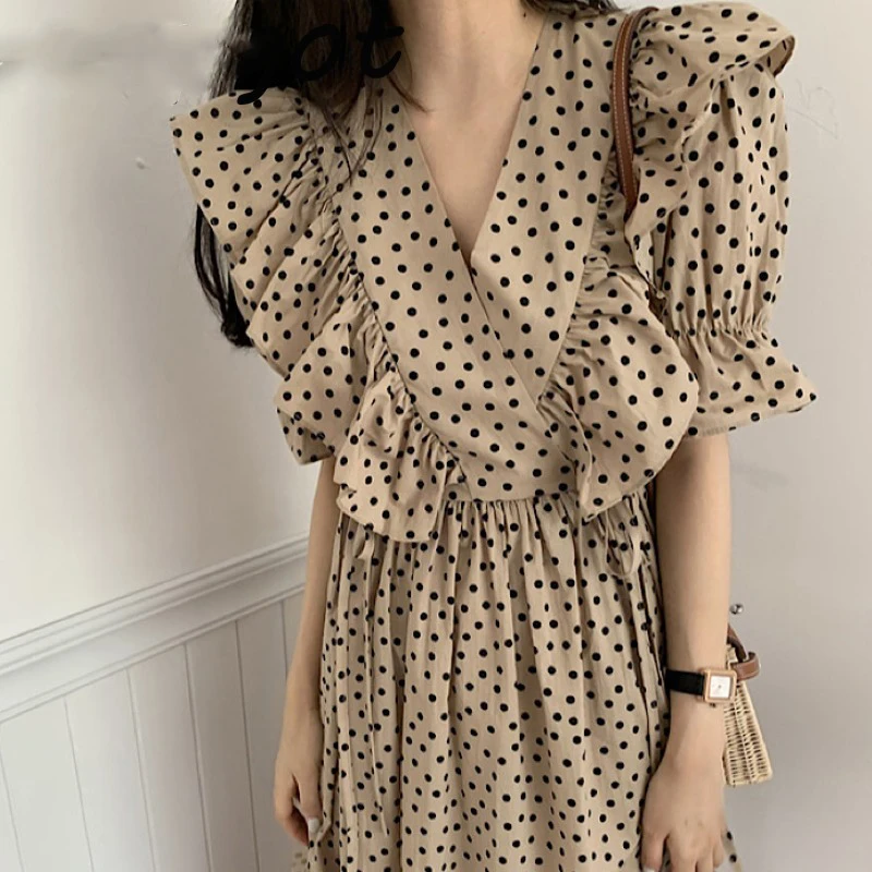Dresses Korean Chic Summer V Neck Ruffles Flare Short Sleeve Polka Dot Dress Women Vintage Slim Vestido De Mujer Elegant Wild
Dresses Korean Chic Summer V Neck Ruffles Flare Short Sleeve Polka Dot Dress Women Vintage Slim Vestido De Mujer Elegant Wild