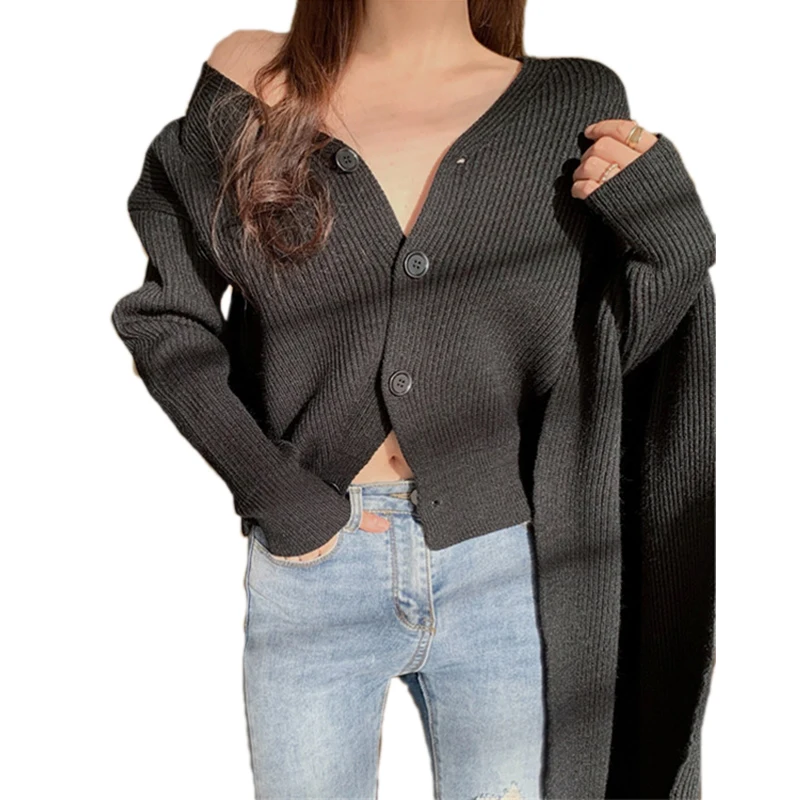 Women's knitted shirt spring 2021 new women's v-neck design feeling knitting cardigan small brief paragraph coat with a scarf
Women's knitted shirt spring 2021 new women's v-neck design feeling knitting cardigan small brief paragraph coat with a scarf