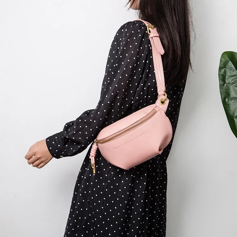 100% Genuine Leather Women Waist Bags Luxury Famous Brand Shoulder Bag Chain Belt Crossbody Female Bag Bolsa Feminina
100% Genuine Leather Women Waist Bags Luxury Famous Brand Shoulder Bag Chain Belt Crossbody Female Bag Bolsa Feminina