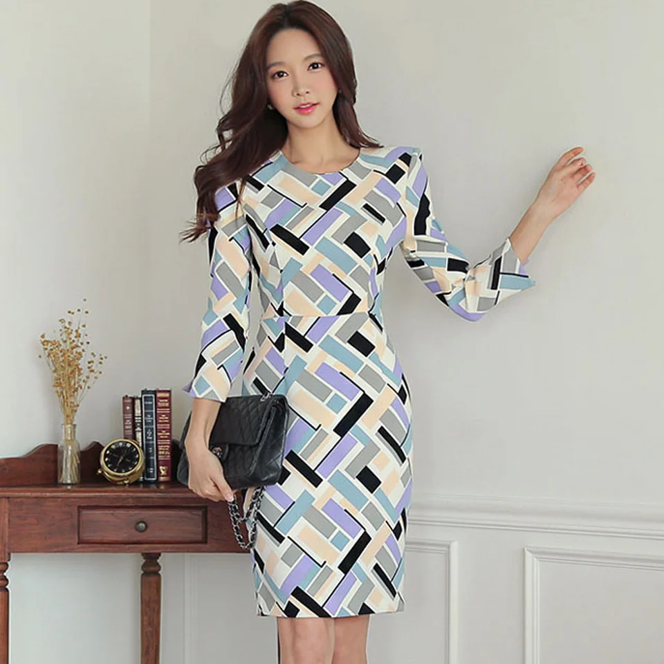 Pencil Office Lady Dress 2021 Summer Korean Version Multi Colored Geometric Pattern Three Quarter Sleeve High Waist Tight Dress
Pencil Office Lady Dress 2021 Summer Korean Version Multi Colored Geometric Pattern Three Quarter Sleeve High Waist Tight Dress