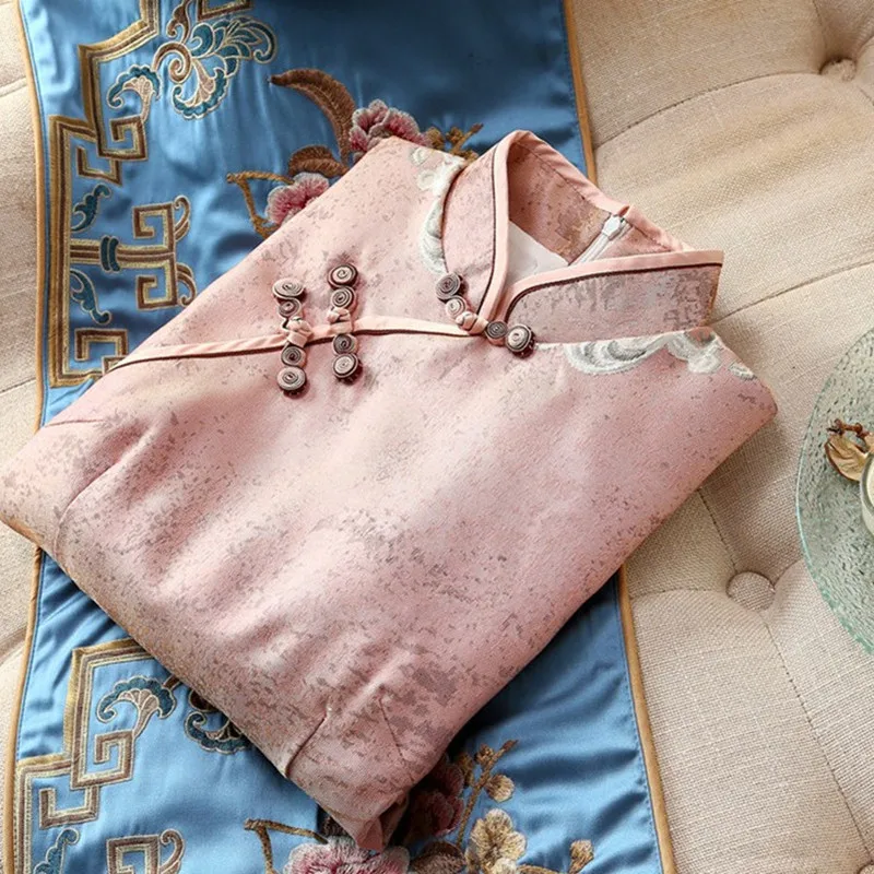 2021 dignified atmosphere retro ethnic style daily self-cultivation spring and autumn jacquard embroidery improved cheongsam dre
2021 dignified atmosphere retro ethnic style daily self-cultivation spring and autumn jacquard embroidery improved cheongsam dre