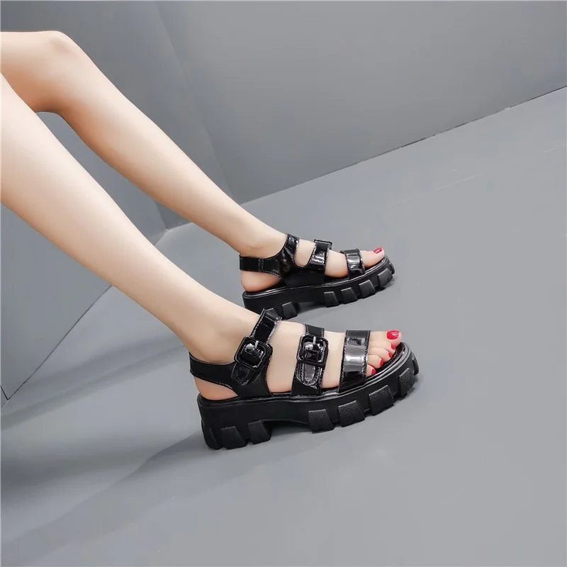 2021 Sandals Women Shoe Fashion 5.5cm Heel Summer Women Sandals Fashion Sandals Buckle Non-slip Basic Casual
2021 Sandals Women Shoe Fashion 5.5cm Heel Summer Women Sandals Fashion Sandals Buckle Non-slip Basic Casual