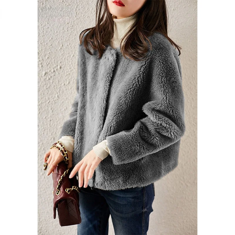 Women Winter Real Lamb Fur Sheepskin Coat Genuine Granular Sheep Shearing Jacket Female Single Breasted Wool Outwear X606
Women Winter Real Lamb Fur Sheepskin Coat Genuine Granular Sheep Shearing Jacket Female Single Breasted Wool Outwear X606