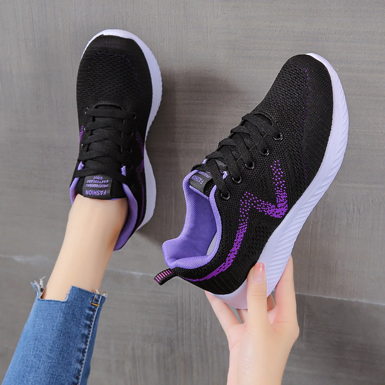 Women's shoes sneakers running sports outdoor leisure mesh breathable comfortable fashion non-slip vulcanized shoes Large size
Women's shoes sneakers running sports outdoor leisure mesh breathable comfortable fashion non-slip vulcanized shoes Large size
