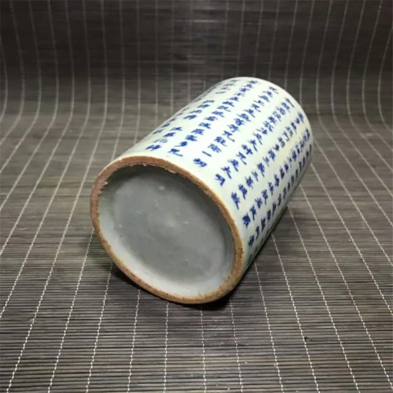 Collection of decorative ornaments of ancient porcelain home in the pen cylinder with the character pattern of the Heart Sutra
Collection of decorative ornaments of ancient porcelain home in the pen cylinder with the character pattern of the Heart Sutra