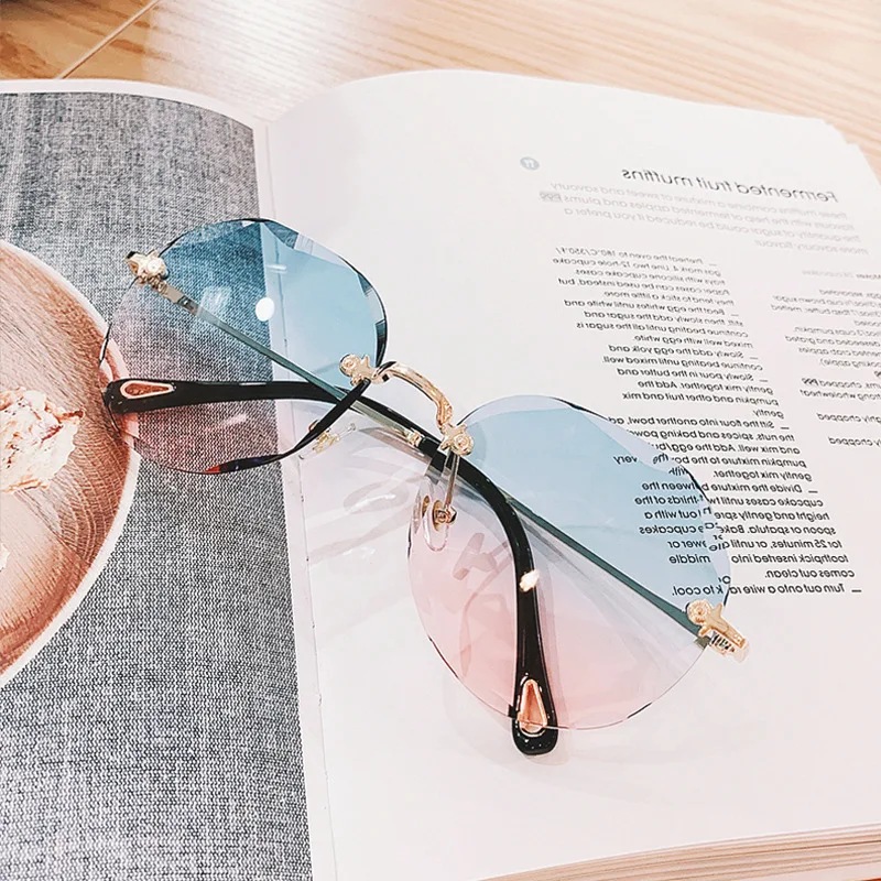 2020 Sunglasses For Women ladies Rimless Diamond cutting Lens Brand Designer Ocean Shades Vintage Sun Glasses
2020 Sunglasses For Women ladies Rimless Diamond cutting Lens Brand Designer Ocean Shades Vintage Sun Glasses
