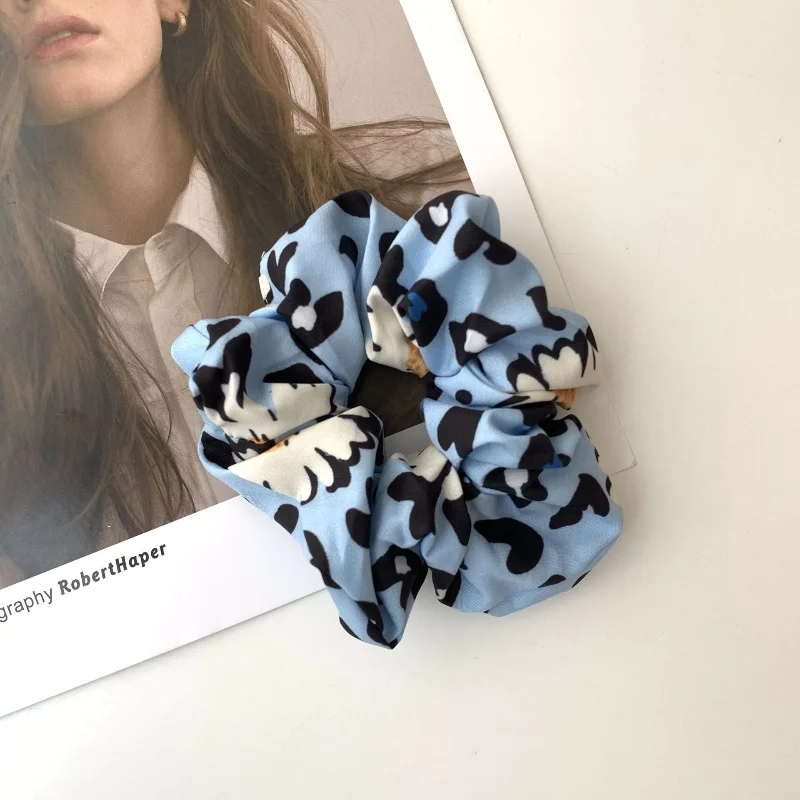 Women Girls Vintage Print Scrunchies Elastic Hair Rubber Bands Headband Hair Ties for Ponytail Holder Hair Accessories Headwear
Women Girls Vintage Print Scrunchies Elastic Hair Rubber Bands Headband Hair Ties for Ponytail Holder Hair Accessories Headwear