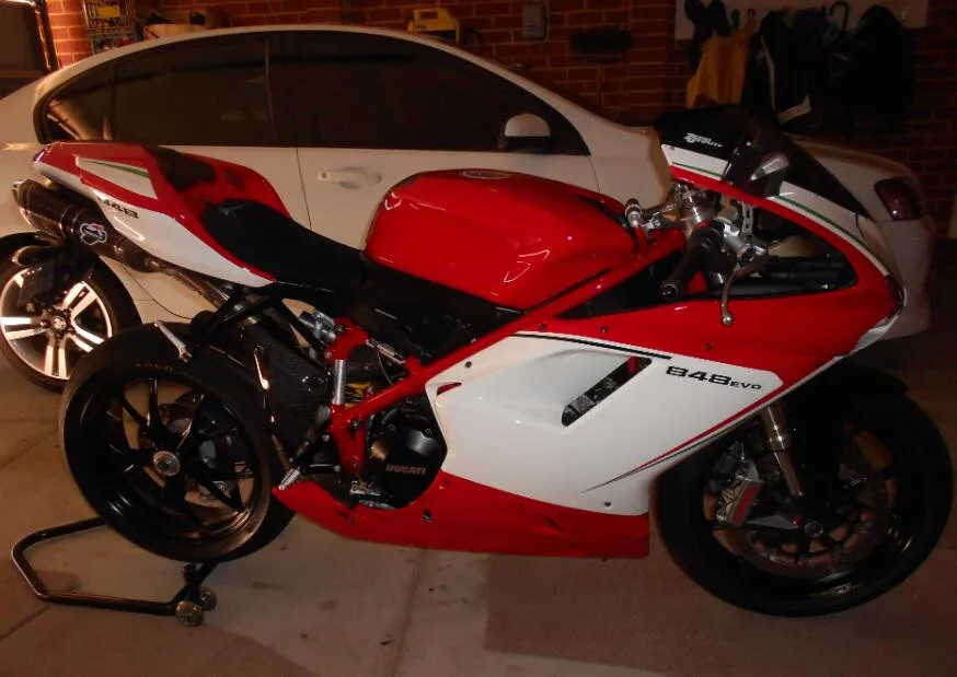 Новый комплект обтекателей для мотоцикла из АБС, подходит для DUCATI 848 evo 1098 1198 1098 RS 2007 2008 2009 2010 2011 
Новый комплект обтекателей для мотоцикла из АБС, подходит для DUCATI 848 evo 1098 1198 1098 RS 2007 2008 2009 2010 2011