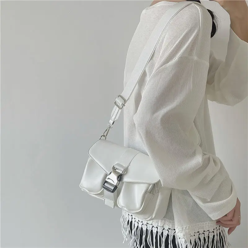 Premium Retro Fashion Shoulder Bag Small Design Double Pocket Large Capacity Bag French Simple Versatile Messenger Bag
Premium Retro Fashion Shoulder Bag Small Design Double Pocket Large Capacity Bag French Simple Versatile Messenger Bag