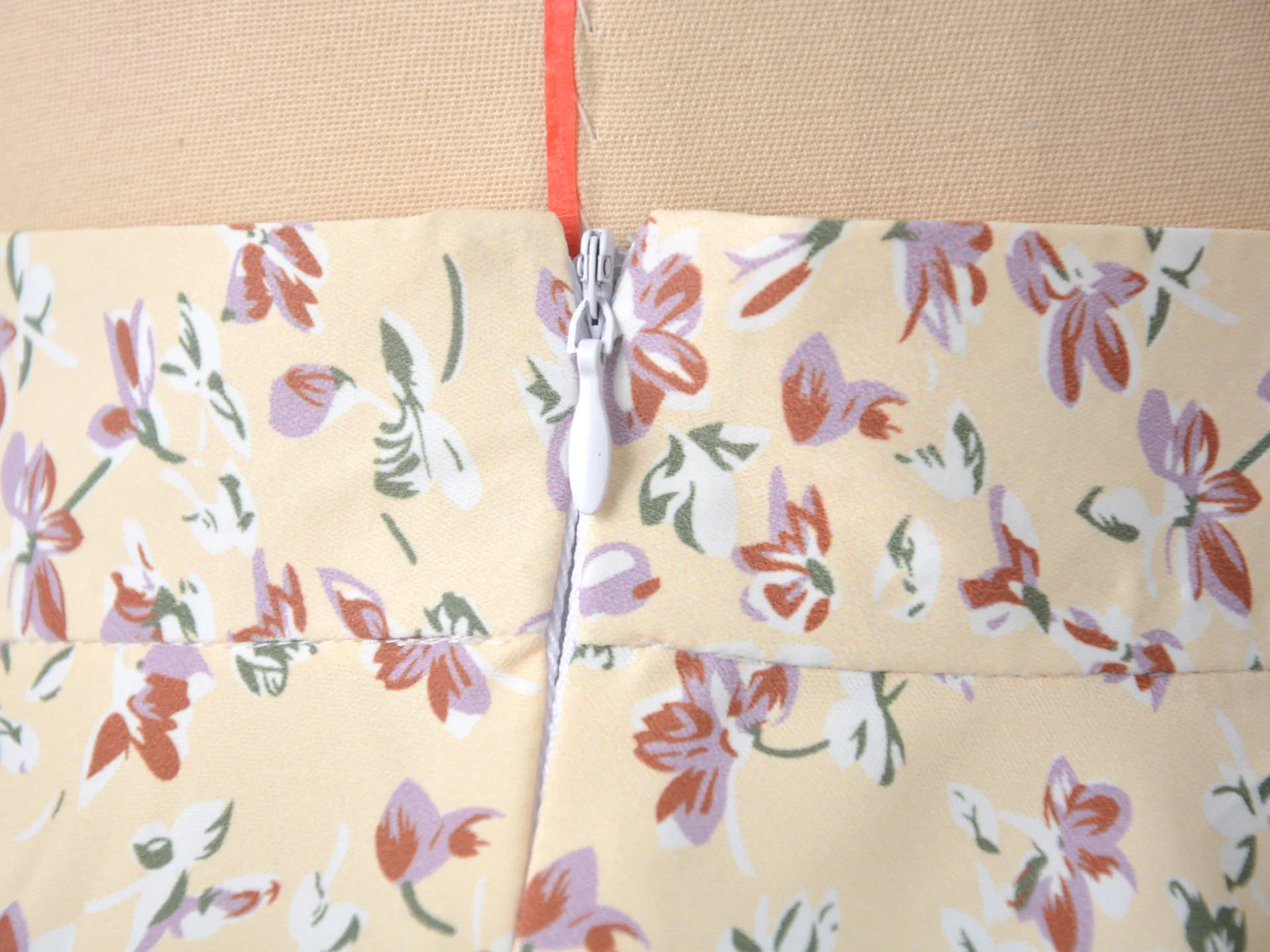 2021 New Women's Crushed Flower Skirt High Waist Umbrella Skirt Invisible Zipper Chiffon Print Skirt Girl
2021 New Women's Crushed Flower Skirt High Waist Umbrella Skirt Invisible Zipper Chiffon Print Skirt Girl