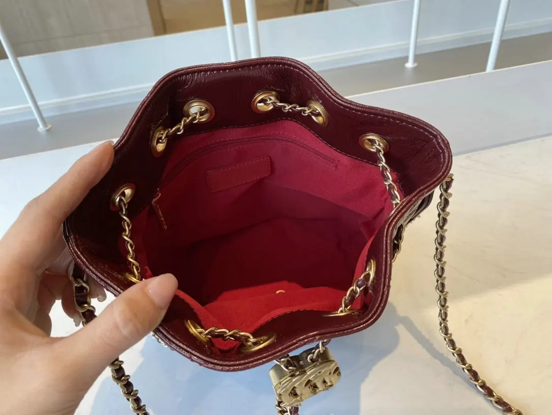 Luxury leather Hobo chain small backpack designer purse brand top quality feminine fashion School backpack
Luxury leather Hobo chain small backpack designer purse brand top quality feminine fashion School backpack