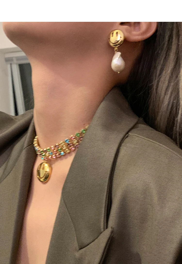 Timeless Wonder Shiny Zirconia Smile Face Necklace Women Jewelry Punk Ins Designer Party Bontique Rare Fancy Gift Mix New 1437
Timeless Wonder Shiny Zirconia Smile Face Necklace Women Jewelry Punk Ins Designer Party Bontique Rare Fancy Gift Mix New 1437