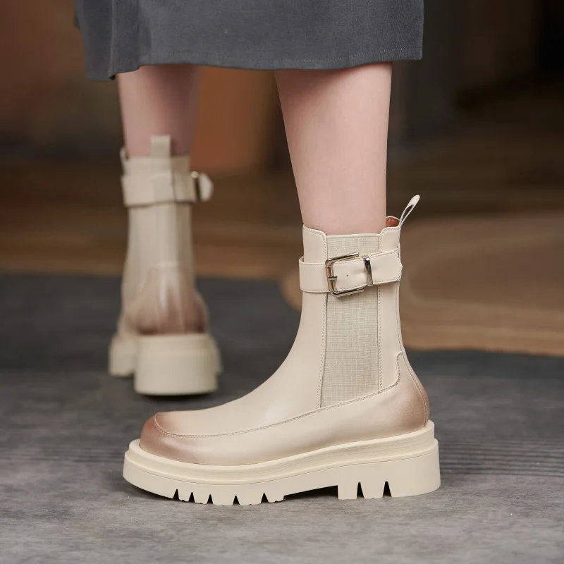 Osunlina 2021 New Ankle Boots Woman Round Toe Platform Square Heels Genuine Leather Buckle Concise Handmade Shoes Autumn Winter
Osunlina 2021 New Ankle Boots Woman Round Toe Platform Square Heels Genuine Leather Buckle Concise Handmade Shoes Autumn Winter