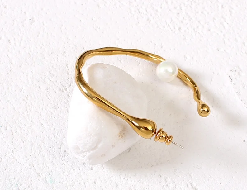 Trendy Pearl Line-design Earrings High Quality Half-circle Copper Material Luxury Gold Color Women Earring Jewelry Gift
Trendy Pearl Line-design Earrings High Quality Half-circle Copper Material Luxury Gold Color Women Earring Jewelry Gift