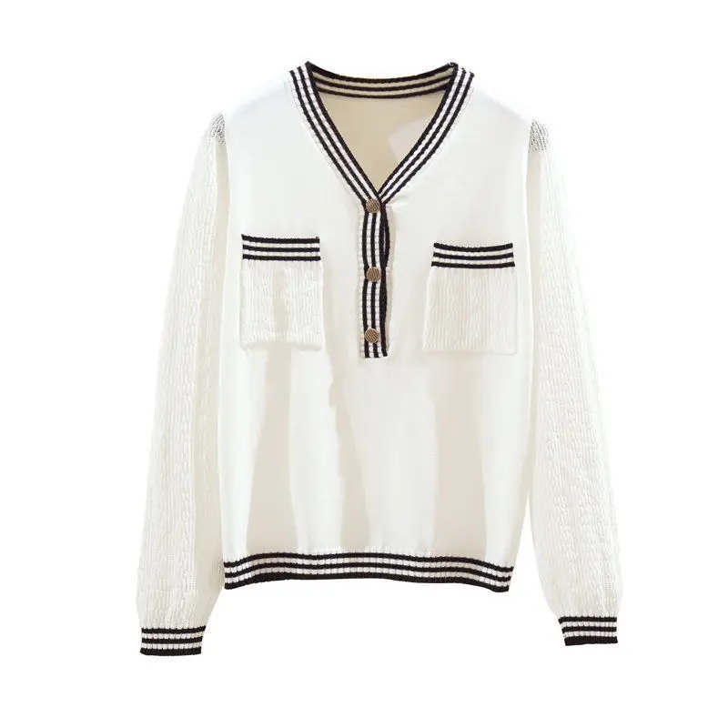 Early autumn 2021 new small fragrance style hollow out long sleeve jacket loose and versatile V-neck short sweater for women
Early autumn 2021 new small fragrance style hollow out long sleeve jacket loose and versatile V-neck short sweater for women